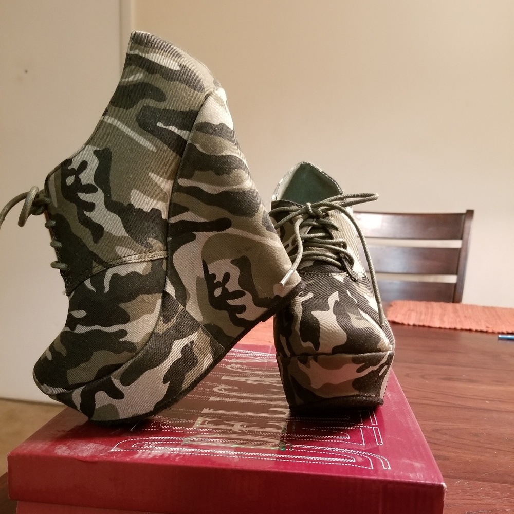 Bootie - Picture 2 of 4
